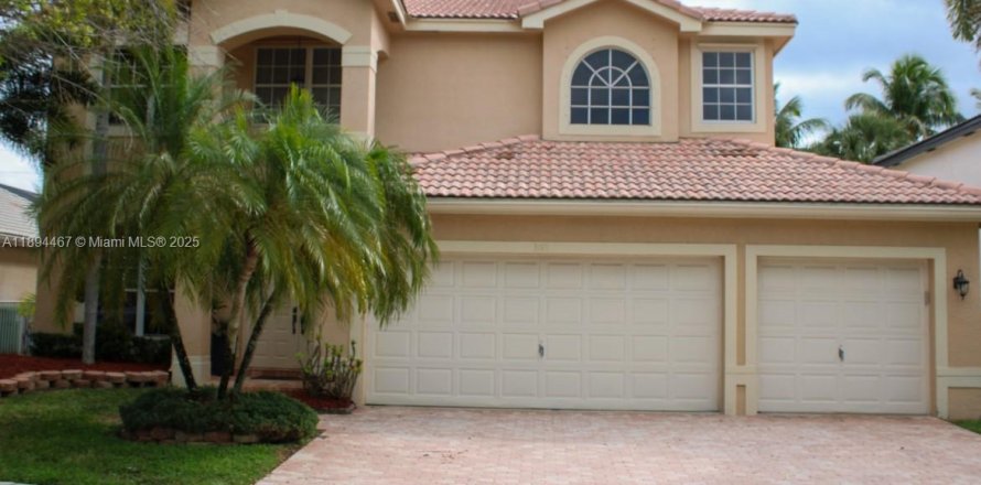 Villa ou maison à Miramar, Floride 4 chambres, 316.52 m2 № 1946131