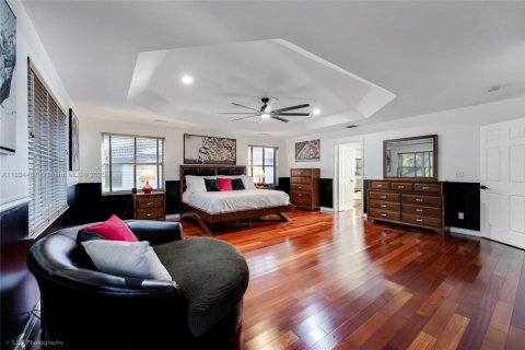 Villa ou maison à vendre à Miramar, Floride: 4 chambres, 316.52 m2 № 1946131 - photo 12