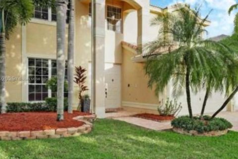 Villa ou maison à vendre à Miramar, Floride: 4 chambres, 316.52 m2 № 1946131 - photo 2