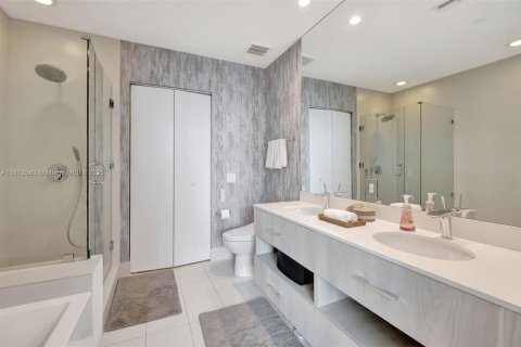 Condominio en venta en Miami, Florida, 3 dormitorios, 186.45 m2 № 1760860 - foto 11