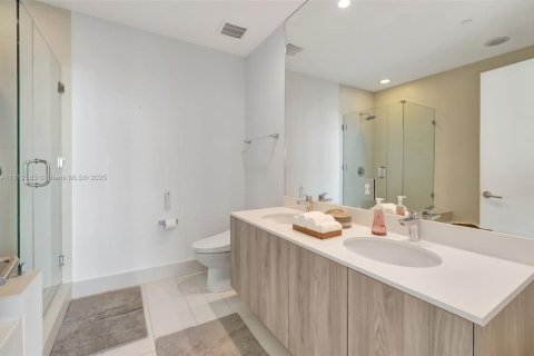 Condominio en venta en Miami, Florida, 3 dormitorios, 186.45 m2 № 1760860 - foto 4