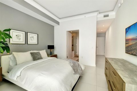 Condominio en venta en Miami, Florida, 3 dormitorios, 186.45 m2 № 1760860 - foto 3
