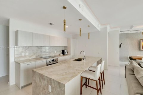 Condominio en venta en Miami, Florida, 3 dormitorios, 186.45 m2 № 1760860 - foto 21