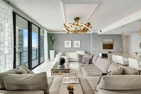 Condominio en venta en Miami, Florida, 3 dormitorios, 186.45 m2 № 1760860 - foto 25