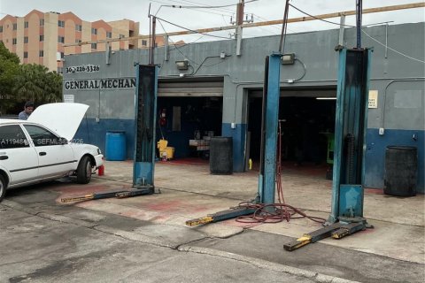 Купить коммерческую недвижимость в Суитуотер, Флорида № 2005693 - фото 2