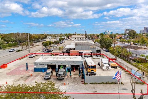 Купить коммерческую недвижимость в Суитуотер, Флорида № 2005693 - фото 16