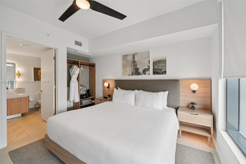 Condominio en venta en Miami, Florida, 1 dormitorio, 63.82 m2 № 1788767 - foto 3