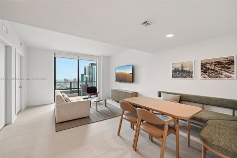 Condominio en venta en Miami, Florida, 1 dormitorio, 63.82 m2 № 1788767 - foto 9