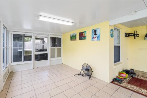 Villa ou maison à vendre à Brandon, Floride: 3 chambres, 172.61 m2 № 2289521 - photo 30