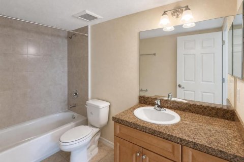 Apartment in Punta Gorda, Florida 2 bedrooms, 95.88 sq.m. № 2394397 - photo 8