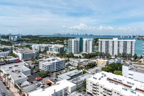 Copropriété à vendre à Miami Beach, Floride: 2 chambres, 96.15 m2 № 1892982 - photo 23
