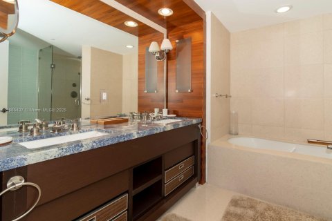 Copropriété à vendre à Miami Beach, Floride: 2 chambres, 96.15 m2 № 1892982 - photo 14