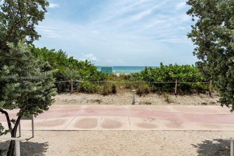 Copropriété à vendre à Miami Beach, Floride: 2 chambres, 96.15 m2 № 1892982 - photo 27