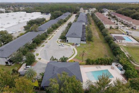 Adosado en venta en Kissimmee, Florida, 4 dormitorios, 162.76 m2 № 2094906 - foto 16