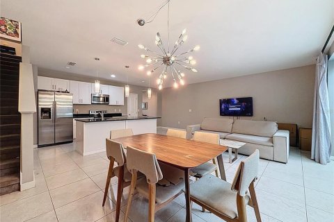 Adosado en venta en Kissimmee, Florida, 4 dormitorios, 162.76 m2 № 2094906 - foto 7
