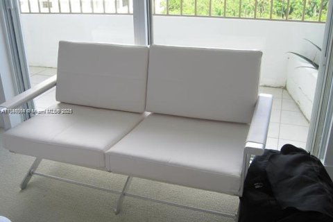 Condo in Key Biscayne, Florida, 2 bedrooms  № 2035398 - photo 10