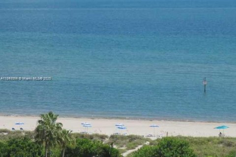 Condo in Key Biscayne, Florida, 2 bedrooms  № 2035398 - photo 4