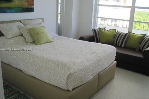 Condo in Key Biscayne, Florida, 2 bedrooms  № 2035398 - photo 9