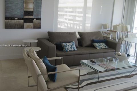 Condo in Key Biscayne, Florida, 2 bedrooms  № 2035398 - photo 7