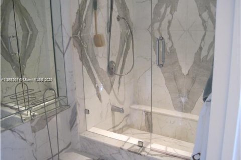 Condo in Key Biscayne, Florida, 2 bedrooms  № 2035398 - photo 14