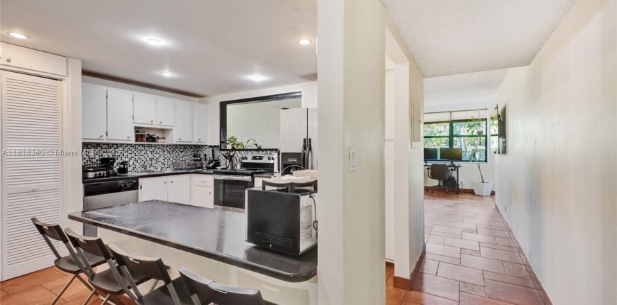 Condo in Aventura, Florida, 3 bedrooms  № 1776230