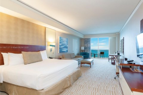 Estudio en el Condominio en Sunny Isles Beach, Florida  № 2034545