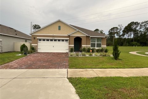 House in Sorrento, Florida 3 bedrooms, 153.38 sq.m. № 2273208