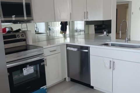Condo in Coconut Creek, Florida, 2 bedrooms  № 2088315