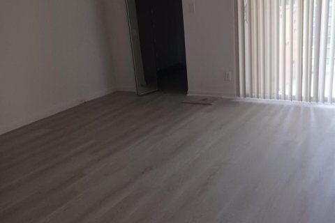 Condo in Coconut Creek, Florida, 2 bedrooms № 2088315 - photo 6