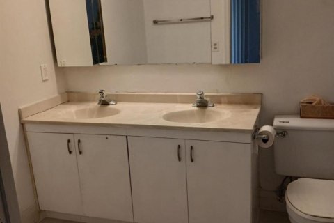 Condo in Coconut Creek, Florida, 2 bedrooms № 2088315 - photo 10