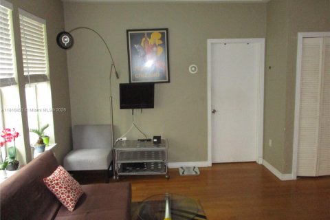 Condominio en alquiler en Miami Beach, Florida, 1 dormitorio, 51.1 m2 № 1770686 - foto 9