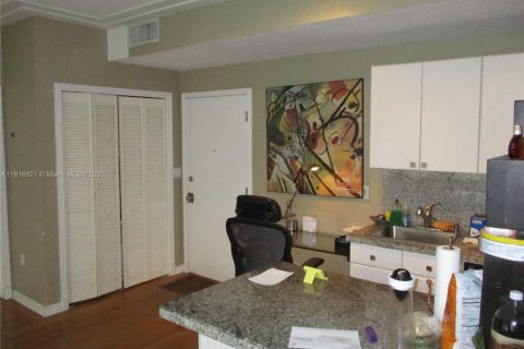 Condominio en alquiler en Miami Beach, Florida, 1 dormitorio, 51.1 m2 № 1770686 - foto 2