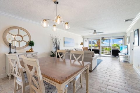 Condo in Sarasota, Florida, 2 bedrooms  № 1876290 - photo 13