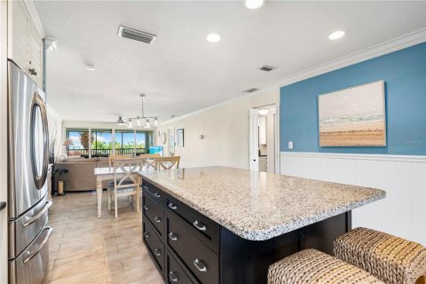 Condo in Sarasota, Florida, 2 bedrooms  № 1876290 - photo 11