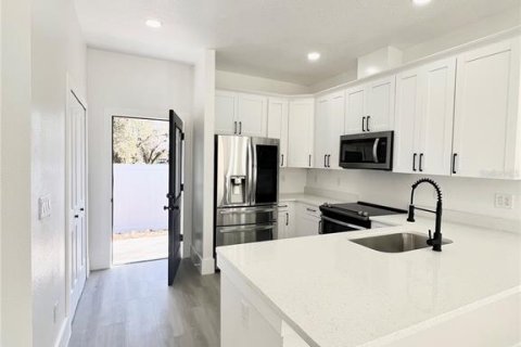 Casa en venta en Tampa, Florida, 4 dormitorios, 140.75 m2 № 2102240 - foto 19