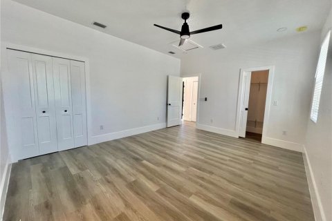 Casa en venta en Tampa, Florida, 4 dormitorios, 140.75 m2 № 2102240 - foto 27