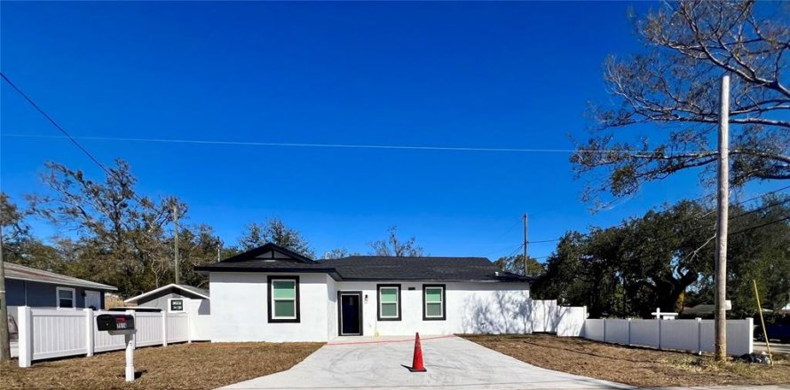Casa en Tampa, Florida 4 dormitorios, 140.75 m2 № 2102240