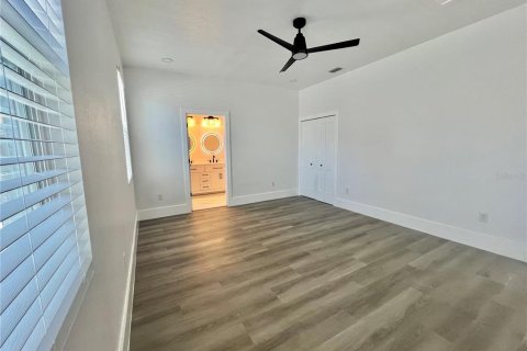 Casa en venta en Tampa, Florida, 4 dormitorios, 140.75 m2 № 2102240 - foto 26