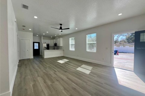 Casa en venta en Tampa, Florida, 4 dormitorios, 140.75 m2 № 2102240 - foto 10