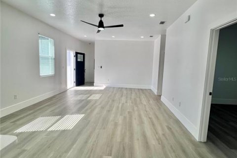 Casa en venta en Tampa, Florida, 4 dormitorios, 140.75 m2 № 2102240 - foto 23
