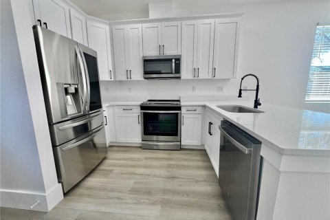 Casa en venta en Tampa, Florida, 4 dormitorios, 140.75 m2 № 2102240 - foto 18