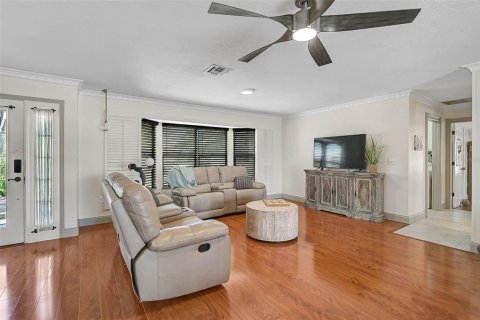 House in Englewood, Florida 3 bedrooms, 159.98 sq.m. № 1650370 - photo 8