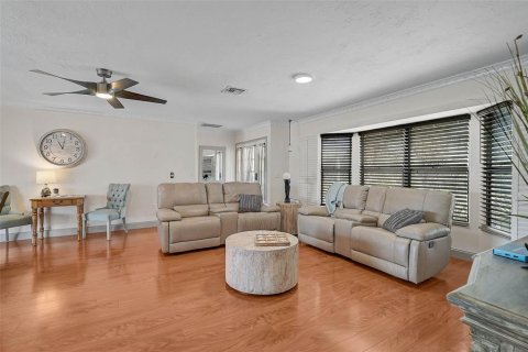 House in Englewood, Florida 3 bedrooms, 159.98 sq.m. № 1650370 - photo 13