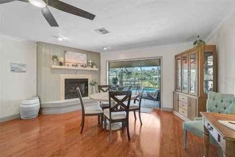 House in Englewood, Florida 3 bedrooms, 159.98 sq.m. № 1650370 - photo 10