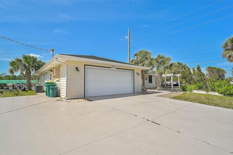House in Englewood, Florida 3 bedrooms, 159.98 sq.m. № 1650370 - photo 6