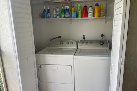 Condominio en alquiler en Lake Worth, Florida, 2 dormitorios, 97.45 m2 № 1116648 - foto 1
