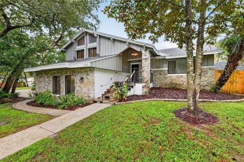 Villa ou maison à vendre à Casselberry, Floride: 4 chambres, 200.58 m2 № 2409805 - photo 2