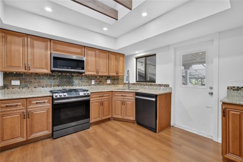Villa ou maison à vendre à Casselberry, Floride: 4 chambres, 200.58 m2 № 2409805 - photo 8