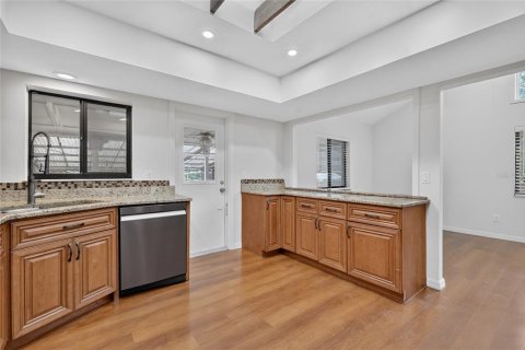 Villa ou maison à vendre à Casselberry, Floride: 4 chambres, 200.58 m2 № 2409805 - photo 9