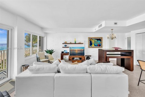 Снять в аренду квартиру в Лодердейл-бай-те-Си, Флорида 2 спальни, 96.62м2, № 2051194 - фото 9